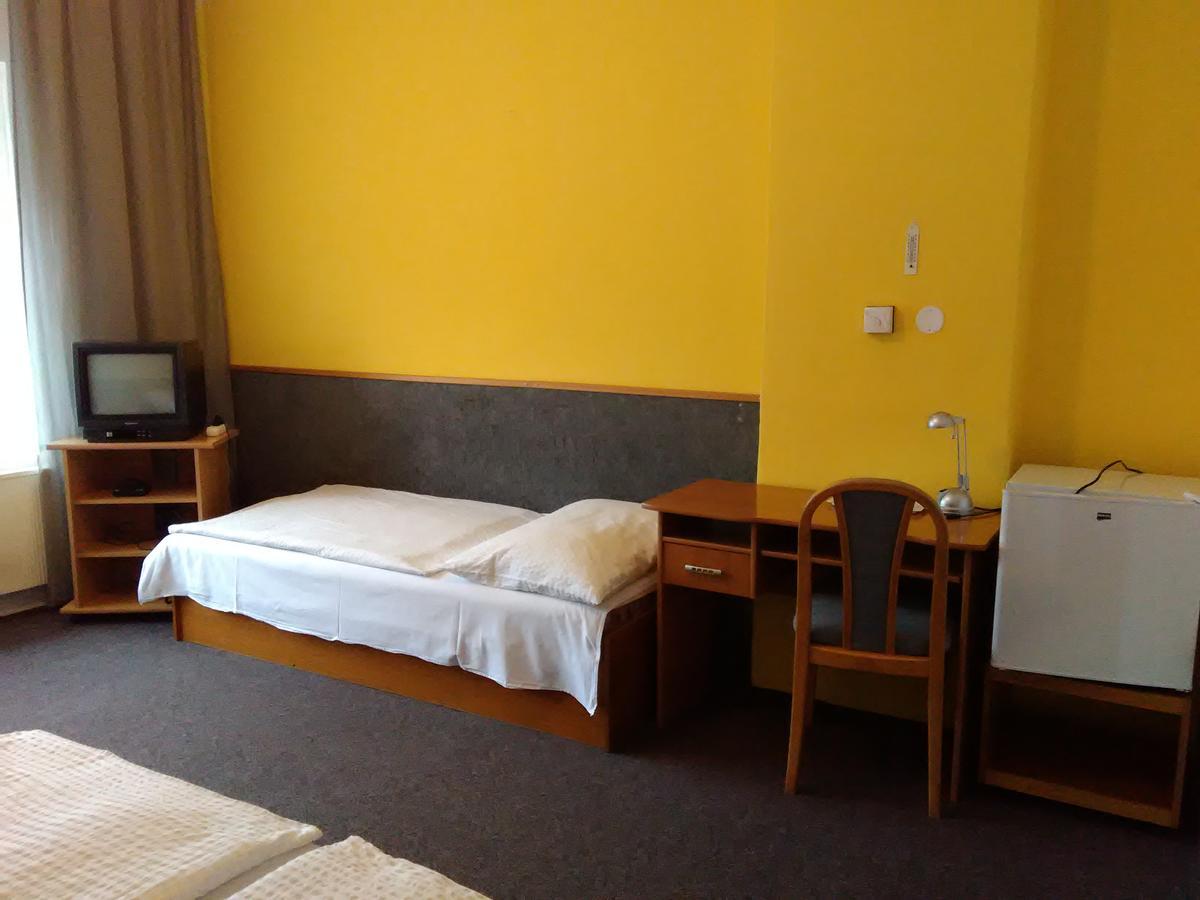 Penzion Vis A Vis Třebíč Buitenkant foto